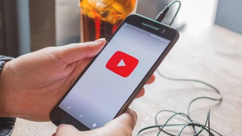 How YouTube can run in the background on Android