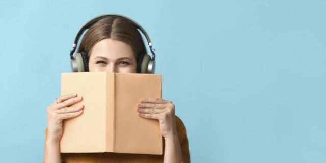 Free audiobook download sites : 5 services to download audio books